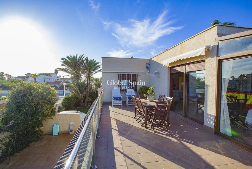Wiederverkauf - VILLA -
LA MANGA DEL MAR MENOR - Playa De Las Gaviotas-el Pedrucho