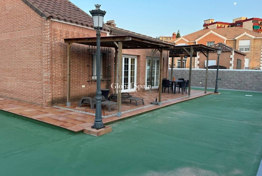 Wiederverkauf - VILLA -
LA MANGA DEL MAR MENOR - Playa Principe