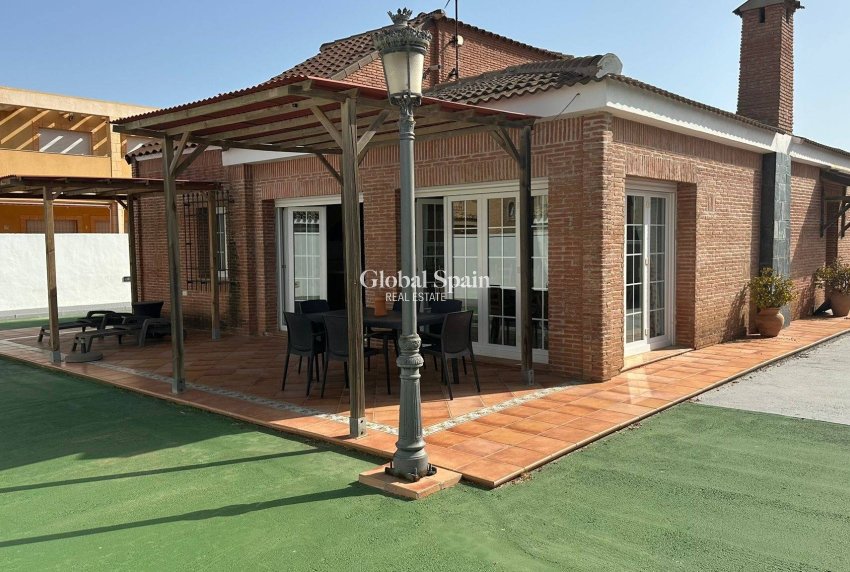 Wiederverkauf - VILLA -
LA MANGA DEL MAR MENOR - Playa Principe