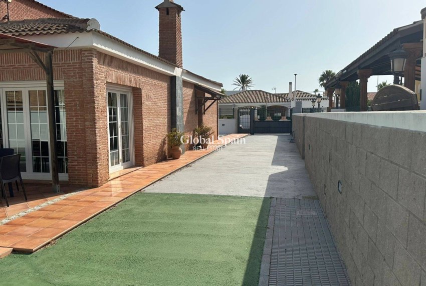Wiederverkauf - VILLA -
LA MANGA DEL MAR MENOR - Playa Principe