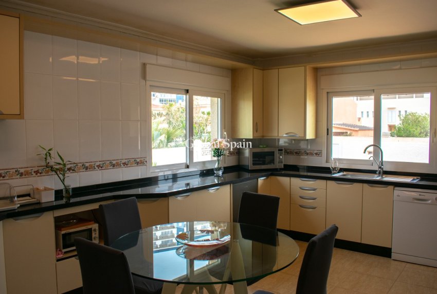 Wiederverkauf - VILLA -
LA MANGA DEL MAR MENOR