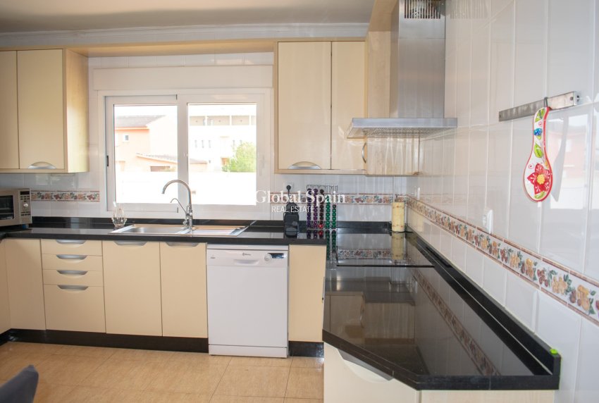 Wiederverkauf - VILLA -
LA MANGA DEL MAR MENOR