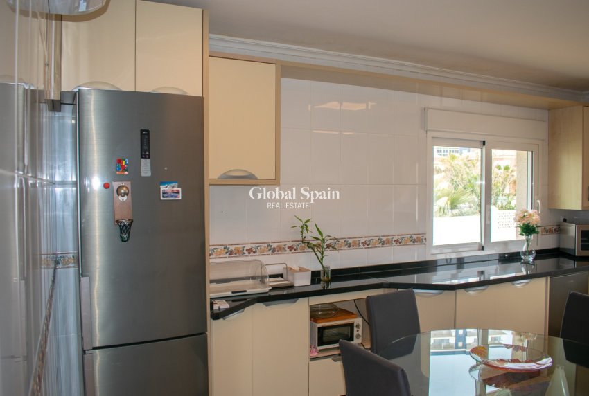 Wiederverkauf - VILLA -
LA MANGA DEL MAR MENOR