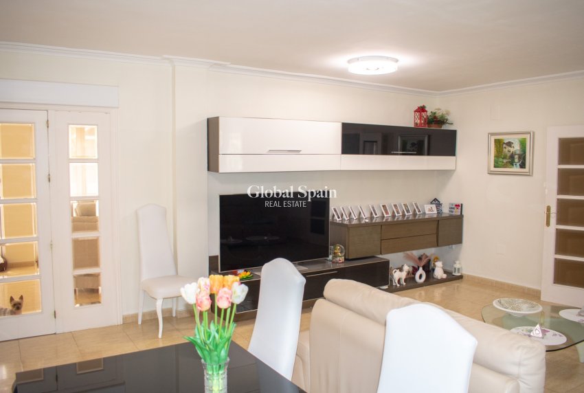 Wiederverkauf - VILLA -
LA MANGA DEL MAR MENOR