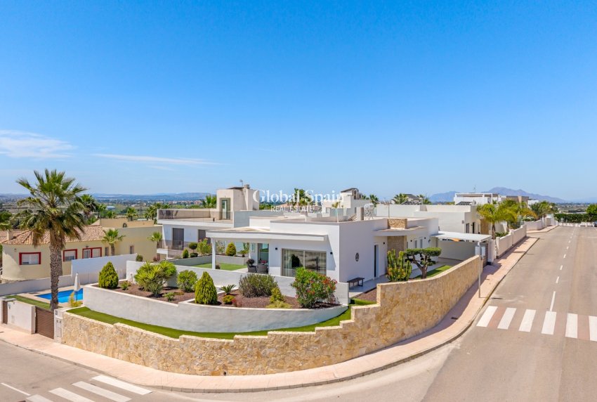 Wiederverkauf - VILLA -
LA MARINA
