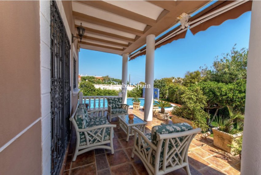 Wiederverkauf - VILLA -
LA MATA - Costa Blanca