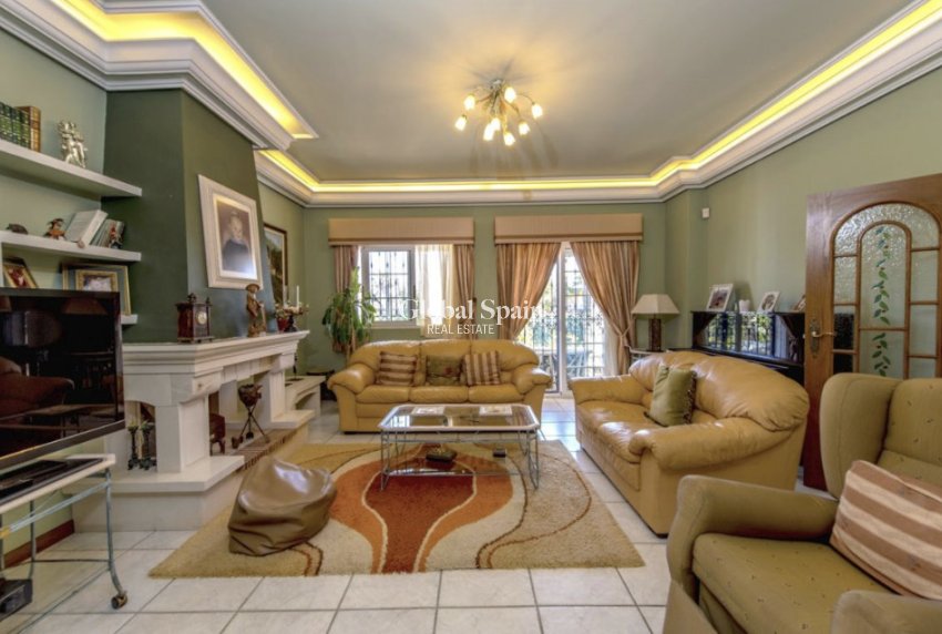 Wiederverkauf - VILLA -
LA MATA - Costa Blanca