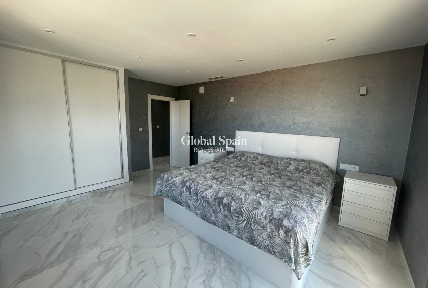 Wiederverkauf - VILLA -
LA MATA - Costa Blanca