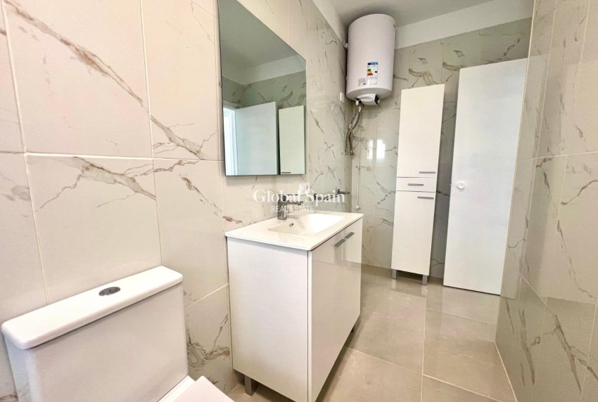 Wiederverkauf - VILLA -
LA MATA - Costa Blanca