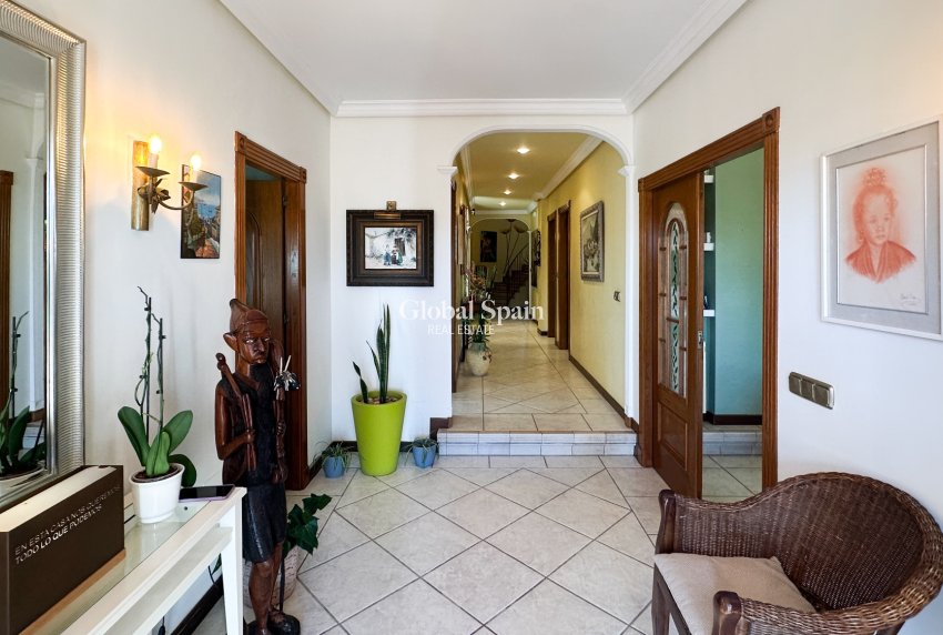 Wiederverkauf - VILLA -
LA MATA - Costa Blanca