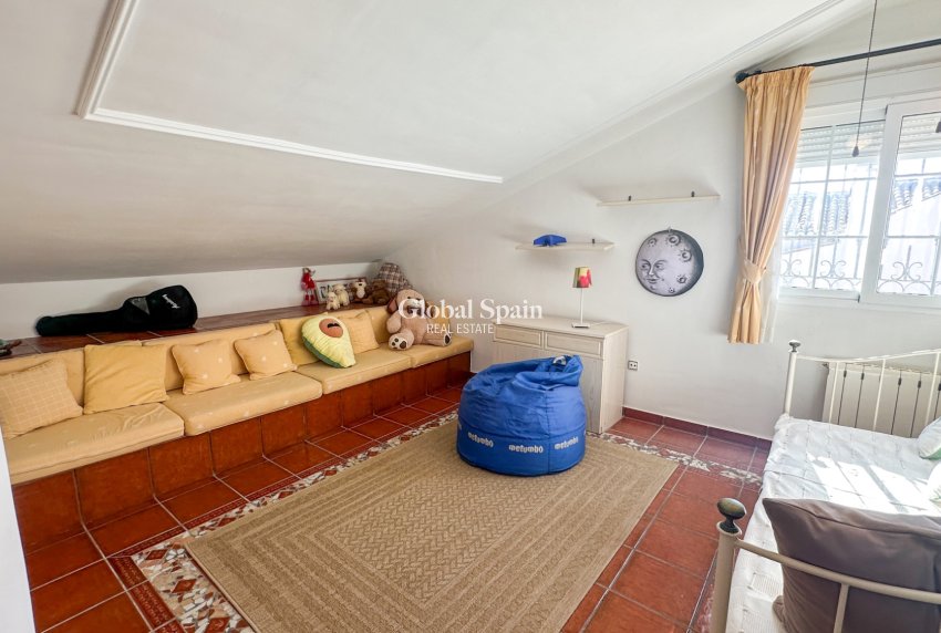 Wiederverkauf - VILLA -
LA MATA - Costa Blanca