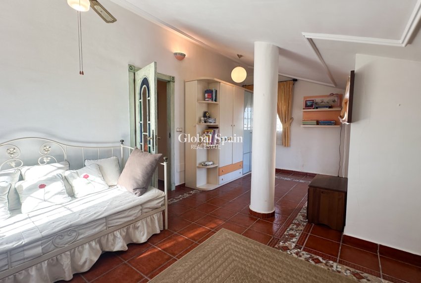 Wiederverkauf - VILLA -
LA MATA - Costa Blanca