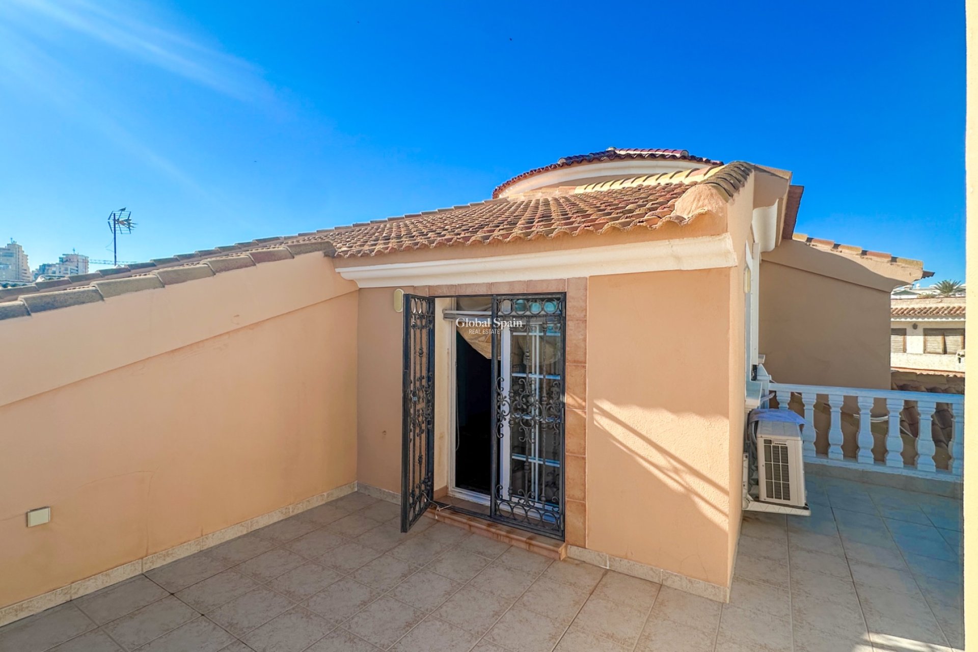 Wiederverkauf - VILLA -
LA MATA - Costa Blanca