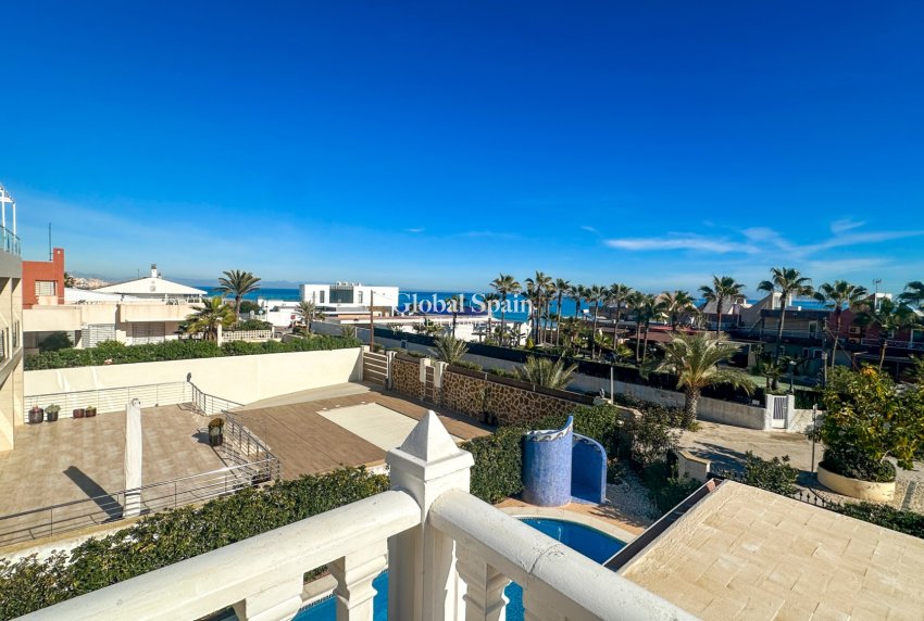 Wiederverkauf - VILLA -
LA MATA - Costa Blanca