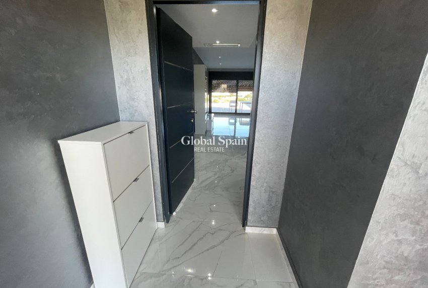 Wiederverkauf - VILLA -
LA MATA - Costa Blanca