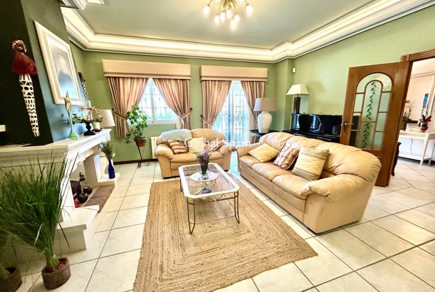 Wiederverkauf - VILLA -
LA MATA - Costa Blanca