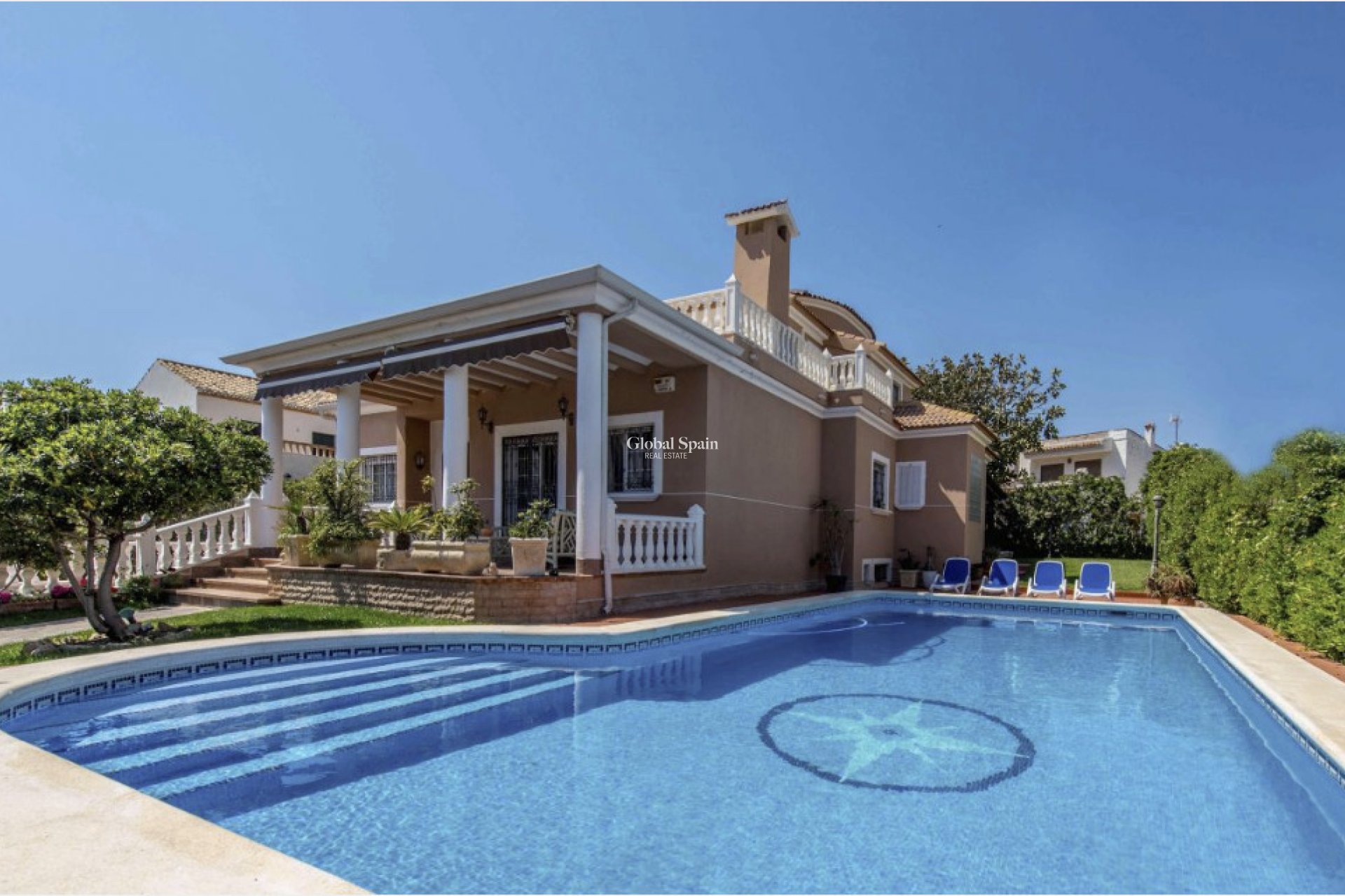Wiederverkauf - VILLA -
LA MATA - Costa Blanca