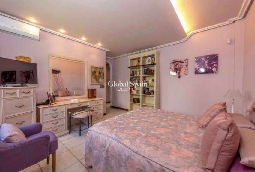 Wiederverkauf - VILLA -
LA MATA - Costa Blanca