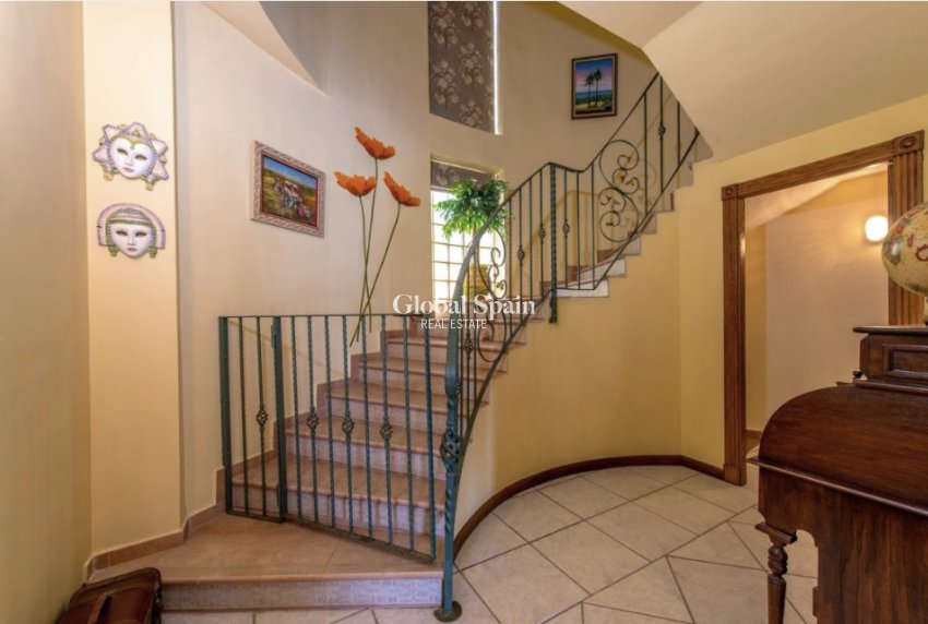 Wiederverkauf - VILLA -
LA MATA - Costa Blanca