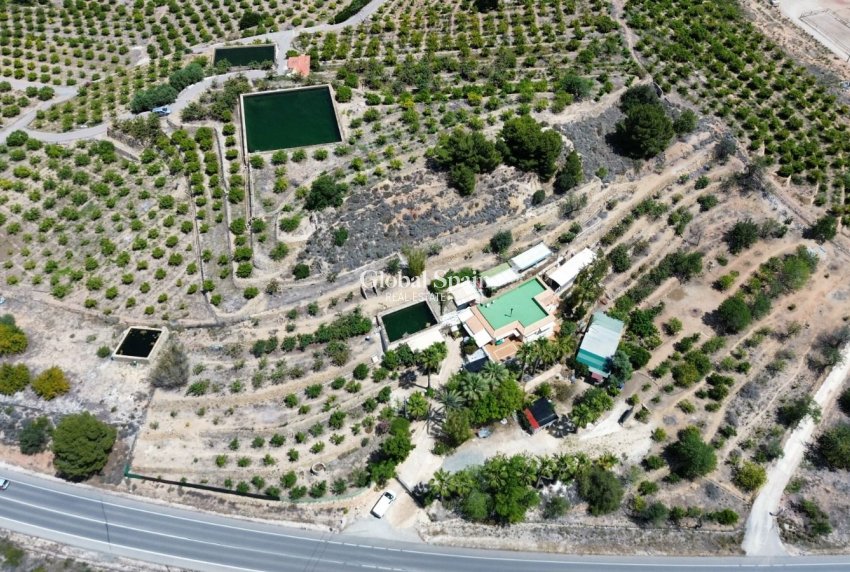 Wiederverkauf - VILLA -
LA NUCÍA - Costa Blanca