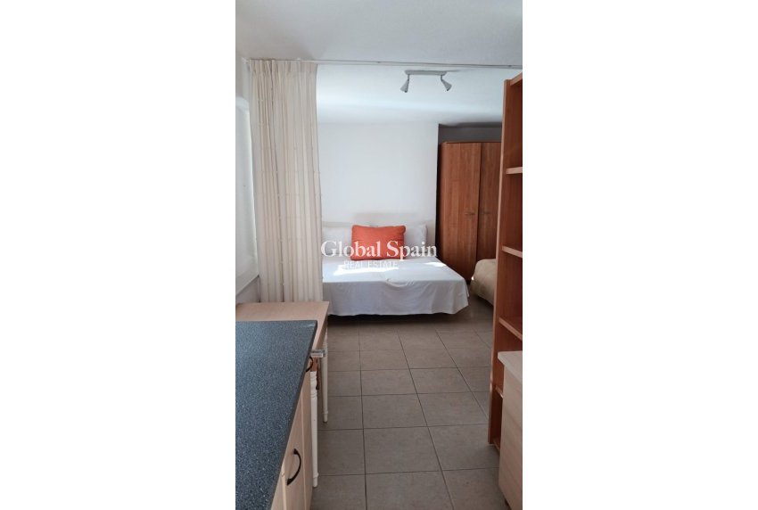 Wiederverkauf - VILLA -
LA NUCÍA - Costa Blanca