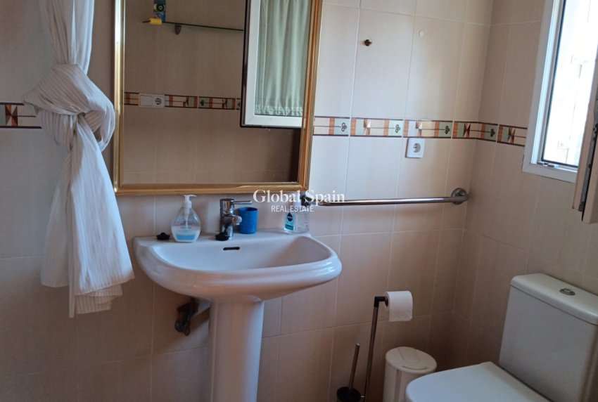 Wiederverkauf - VILLA -
LA NUCÍA - Costa Blanca