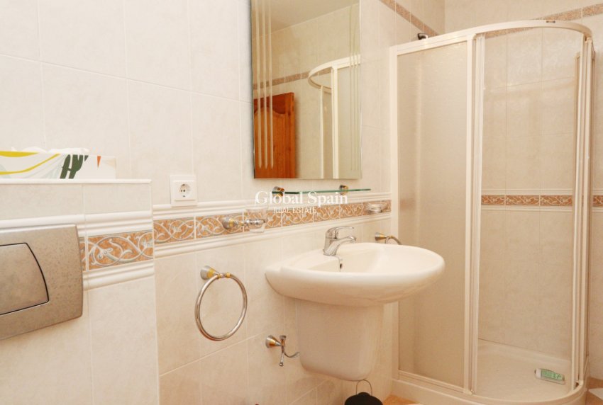 Wiederverkauf - VILLA -
LA NUCÍA - Costa Blanca