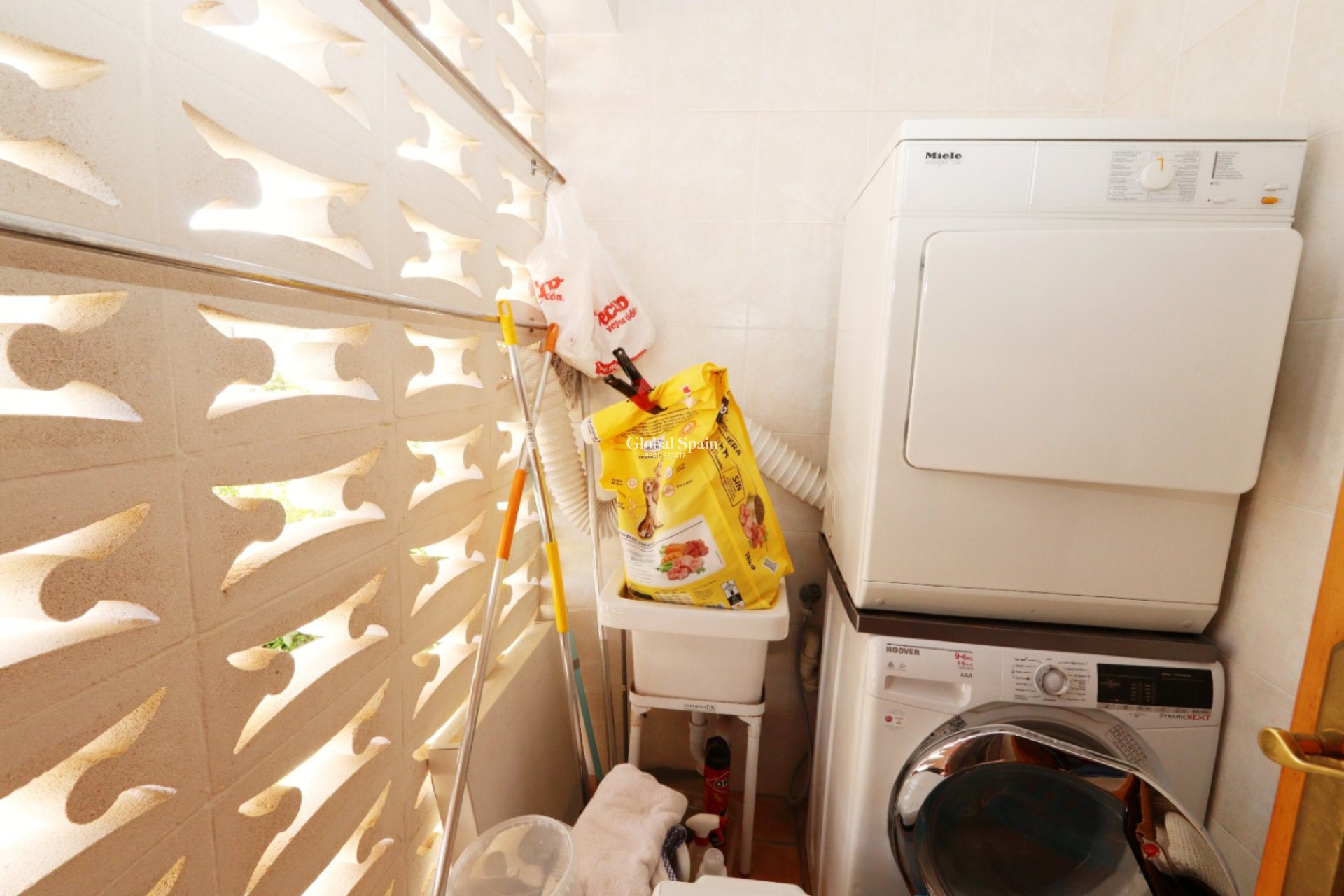 Wiederverkauf - VILLA -
LA NUCÍA - Costa Blanca