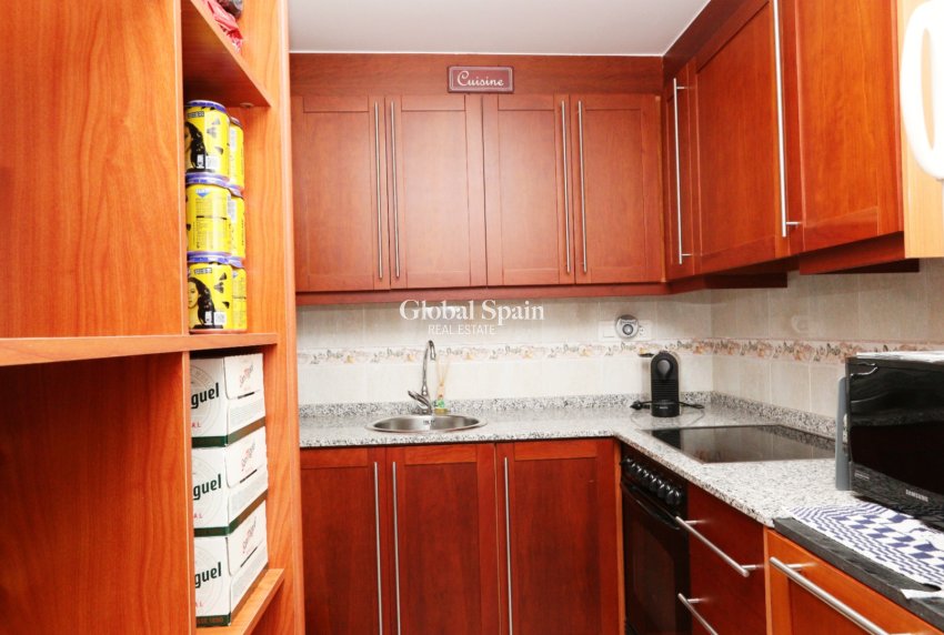 Wiederverkauf - VILLA -
LA NUCÍA - Costa Blanca