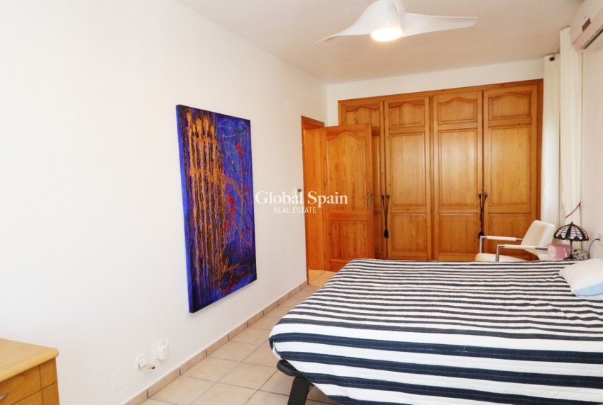 Wiederverkauf - VILLA -
LA NUCÍA - Costa Blanca