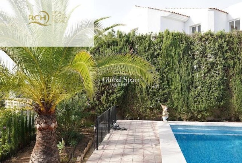 Wiederverkauf - VILLA -
LA NUCÍA - Montebello - Nou Espai