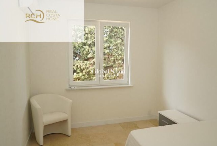 Wiederverkauf - VILLA -
LA NUCÍA - Montebello - Nou Espai