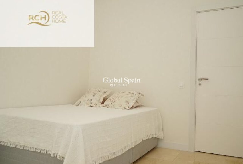 Wiederverkauf - VILLA -
LA NUCÍA - Montebello - Nou Espai