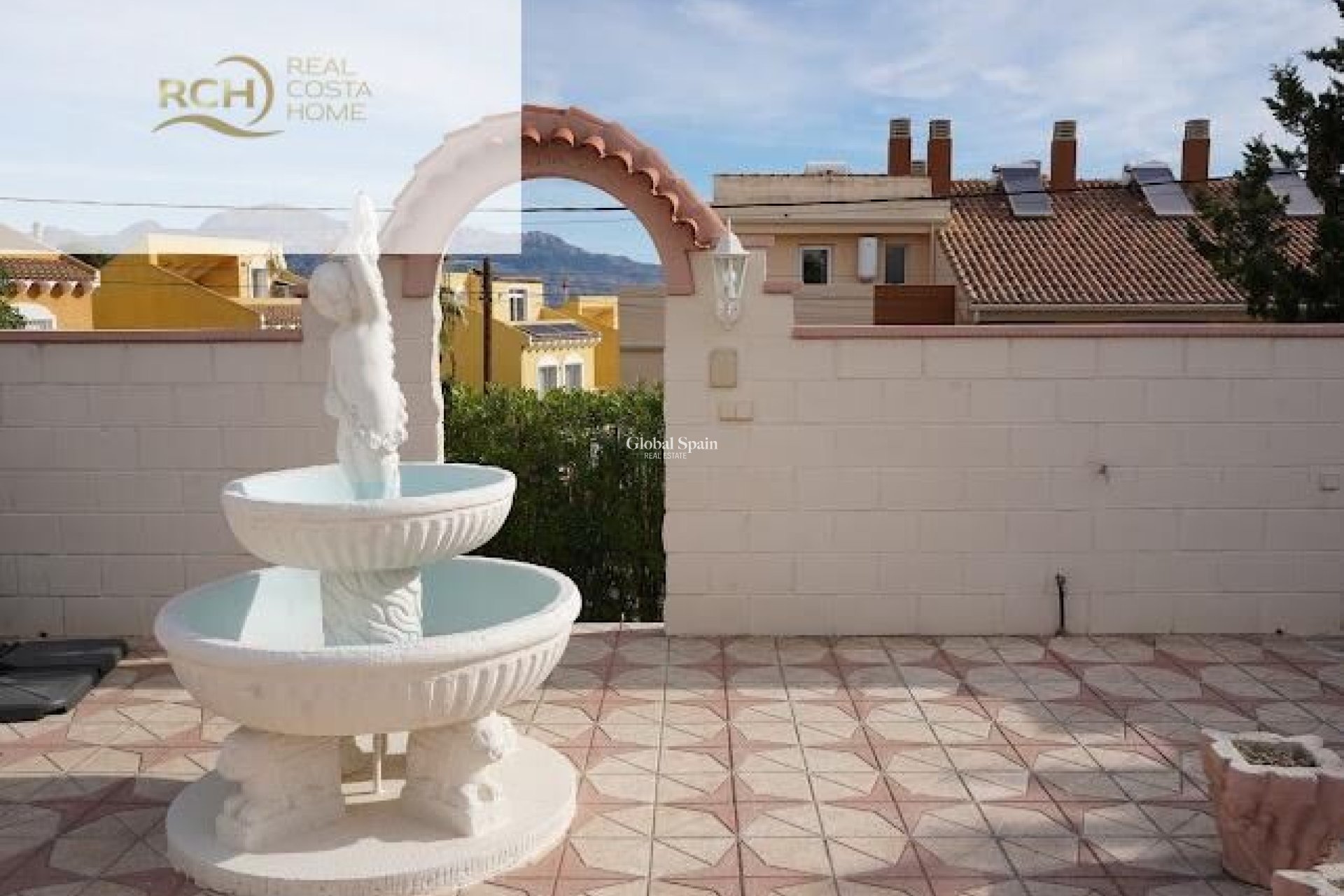 Wiederverkauf - VILLA -
LA NUCÍA - Montebello - Nou Espai