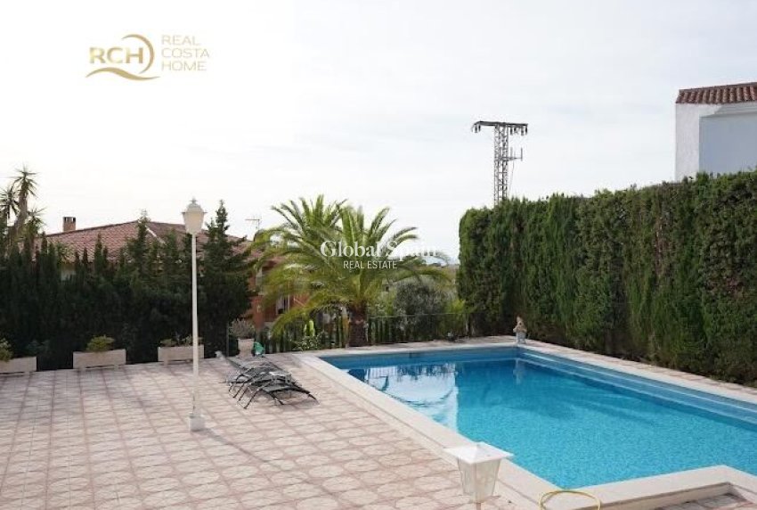 Wiederverkauf - VILLA -
LA NUCÍA - Montebello - Nou Espai