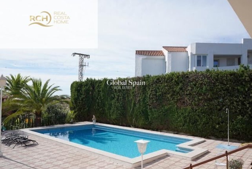 Wiederverkauf - VILLA -
LA NUCÍA - Montebello - Nou Espai