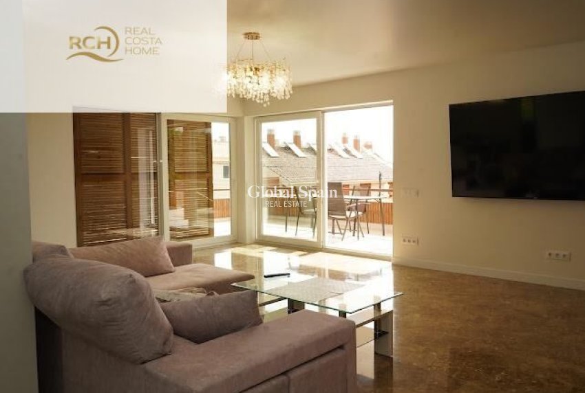 Wiederverkauf - VILLA -
LA NUCÍA - Montebello - Nou Espai