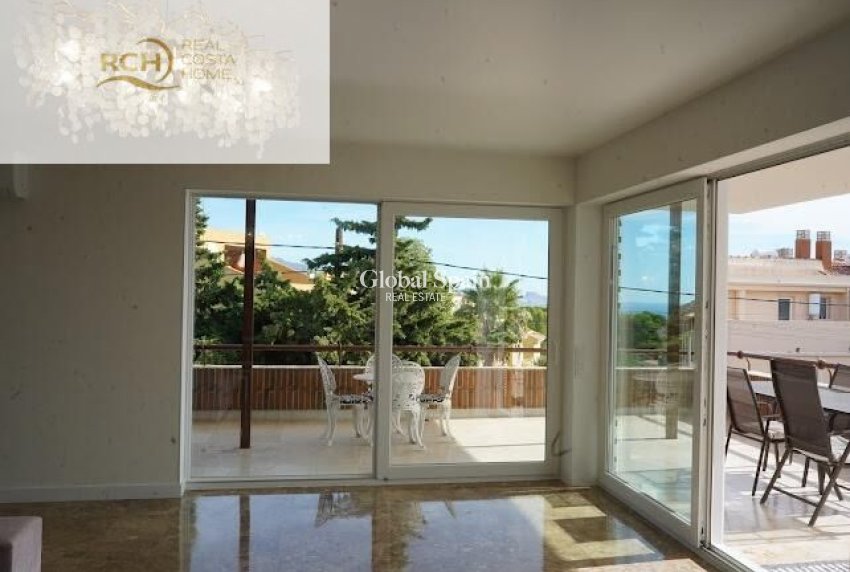 Wiederverkauf - VILLA -
LA NUCÍA - Montebello - Nou Espai