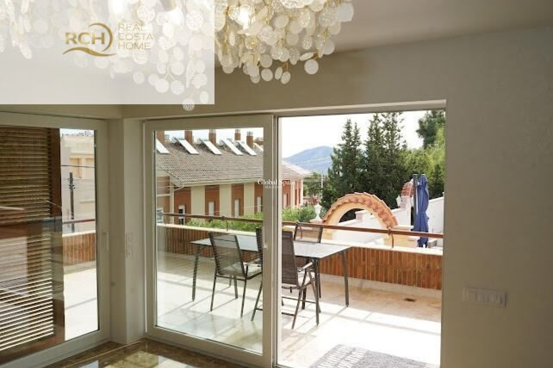 Wiederverkauf - VILLA -
LA NUCÍA - Montebello - Nou Espai