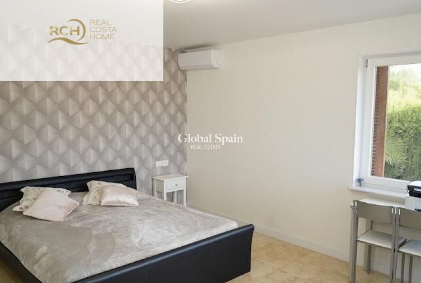 Wiederverkauf - VILLA -
LA NUCÍA - Montebello - Nou Espai