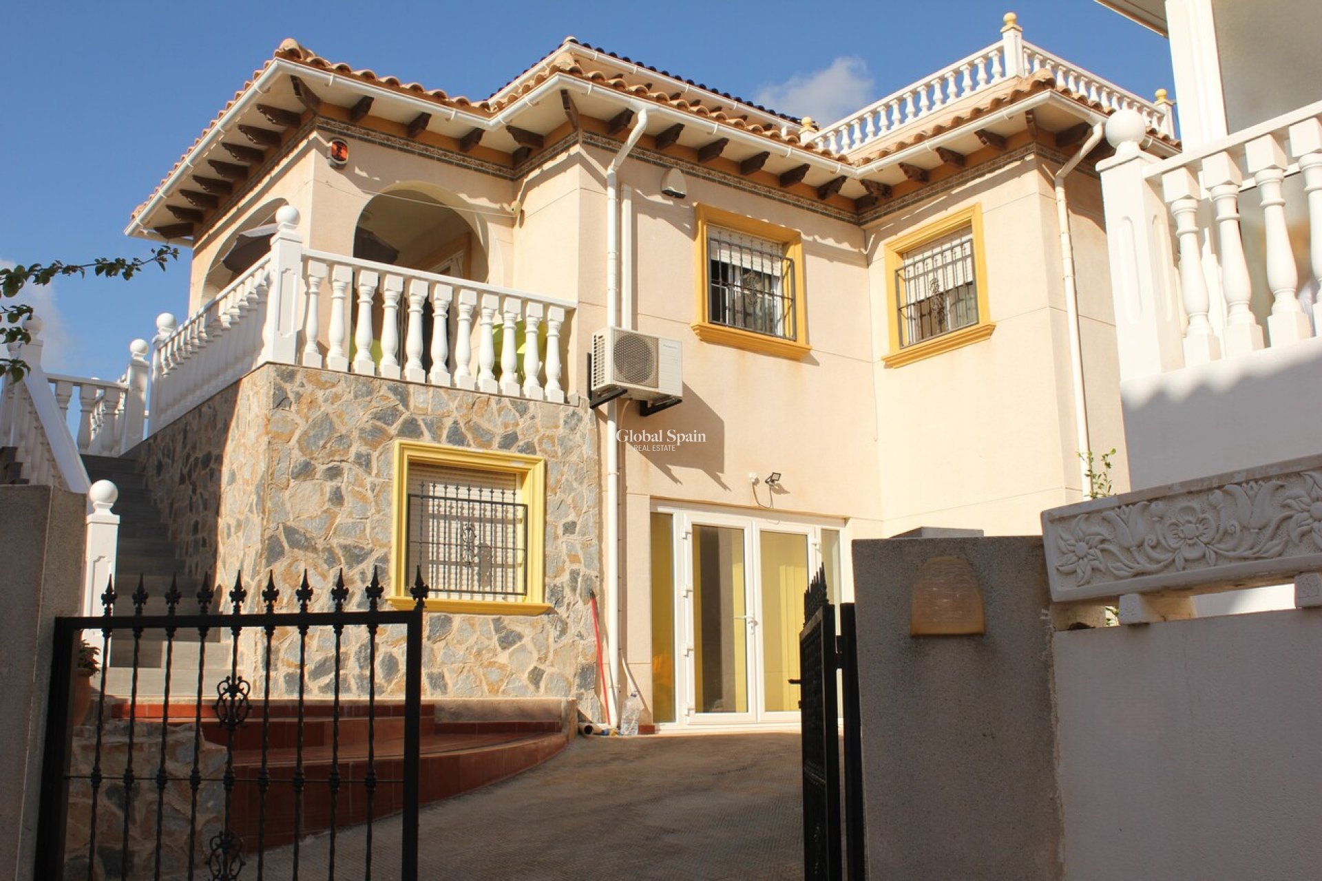 Wiederverkauf - VILLA -
LA ZENIA - Costa Blanca