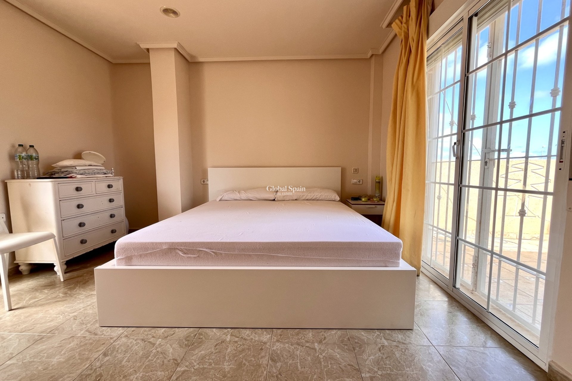 Wiederverkauf - VILLA -
LA ZENIA - Costa Blanca