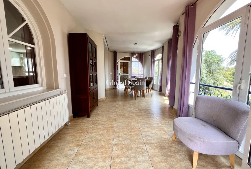 Wiederverkauf - VILLA -
LA ZENIA - Costa Blanca