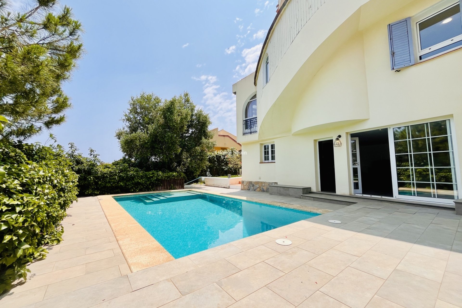 Wiederverkauf - VILLA -
LA ZENIA - Costa Blanca