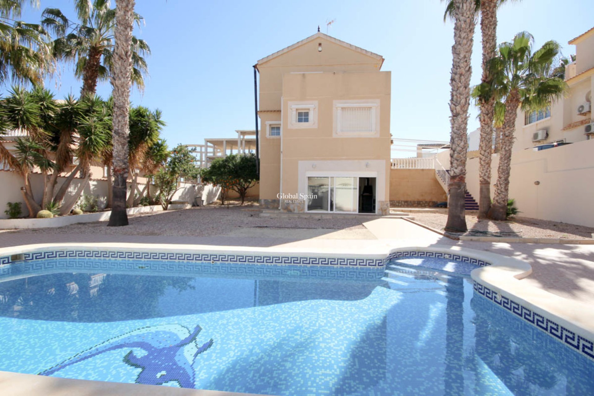 Wiederverkauf - VILLA -
LA ZENIA - Costa Blanca