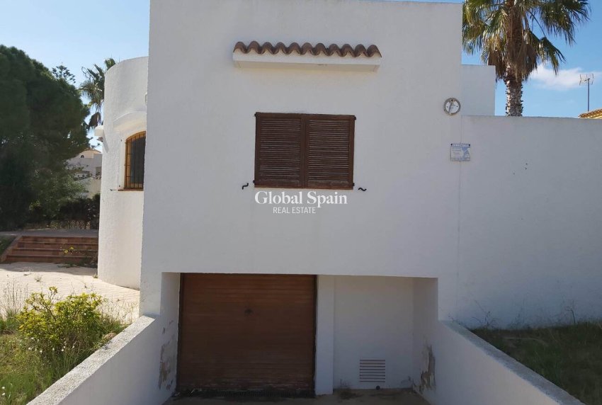 Wiederverkauf - VILLA -
LA ZENIA - Costa Blanca