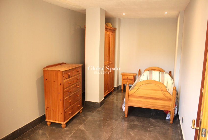 Wiederverkauf - VILLA -
LA ZENIA - Costa Blanca