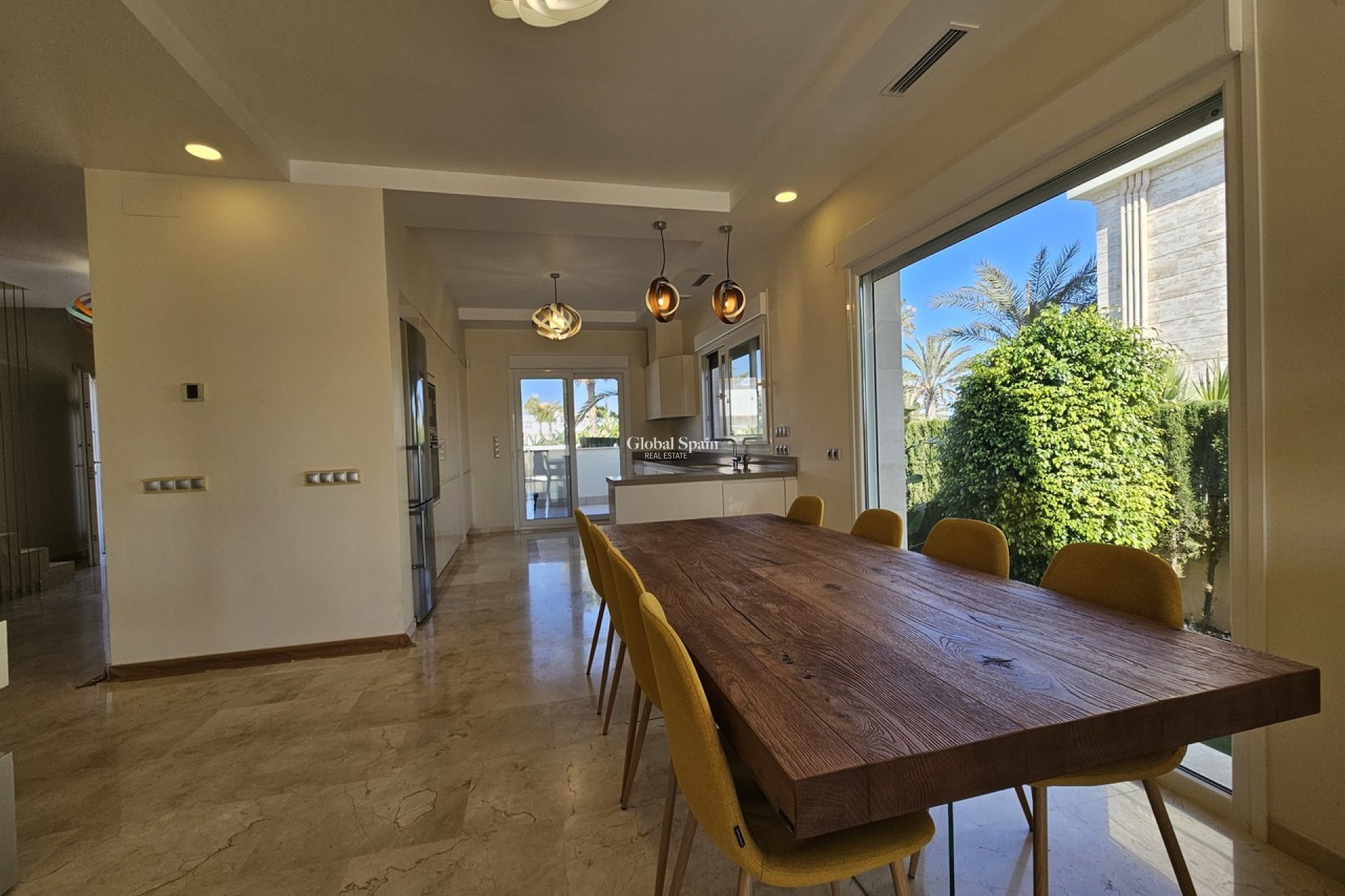 Wiederverkauf - VILLA -
LA ZENIA - Costa Blanca