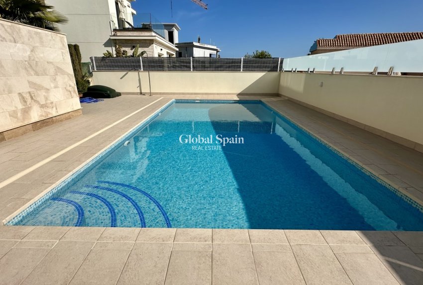 Wiederverkauf - VILLA -
LA ZENIA - Costa Blanca