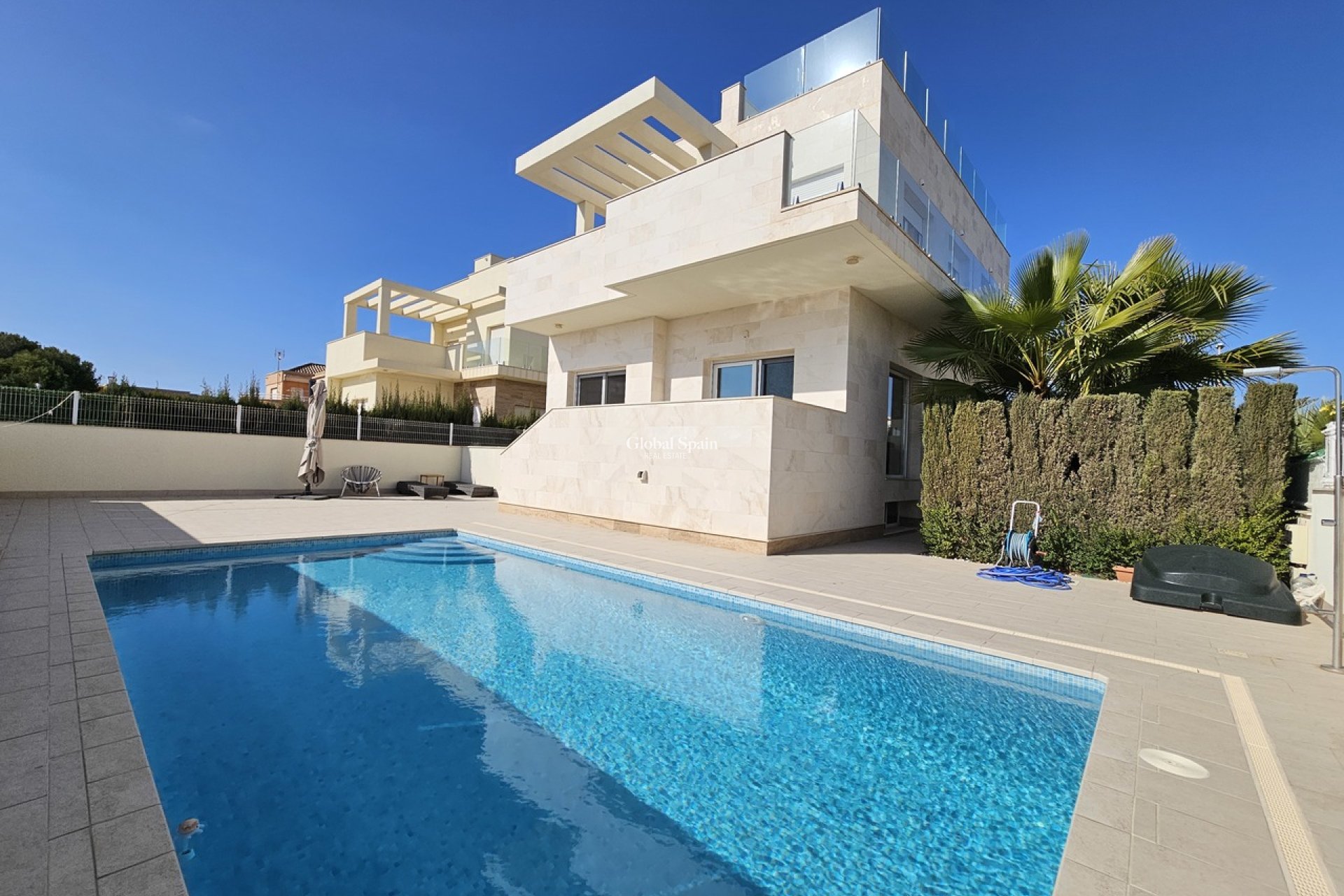 Wiederverkauf - VILLA -
LA ZENIA - Costa Blanca